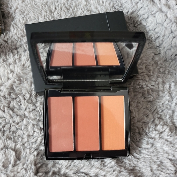 Anastasia Beverly Hills Blush Trio- Peachy Love - Picture 2 of 10